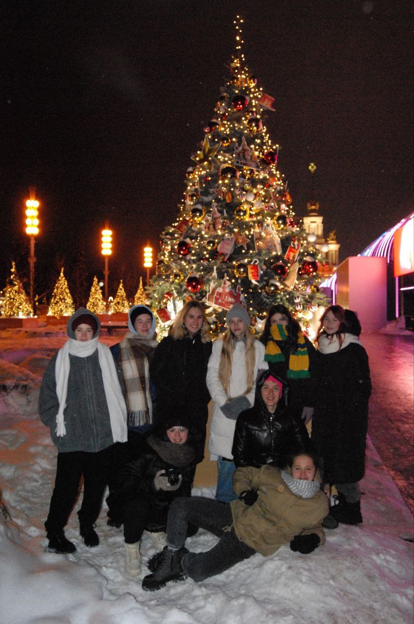 В минувшую пятницу, 8 декабря, Молодёжная палата поселения Михайлово-Ярцевское посетила экскурсию по ночной столице!