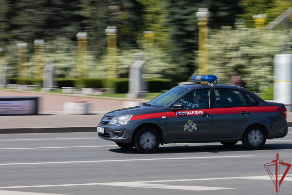 Росгвардейцы задержали мужчину, подозреваемого в незаконном обороте наркотиков в Москве 