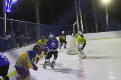 Хоккеисты СК «Медведь» сразятся со спортсменами из поселения Роговское