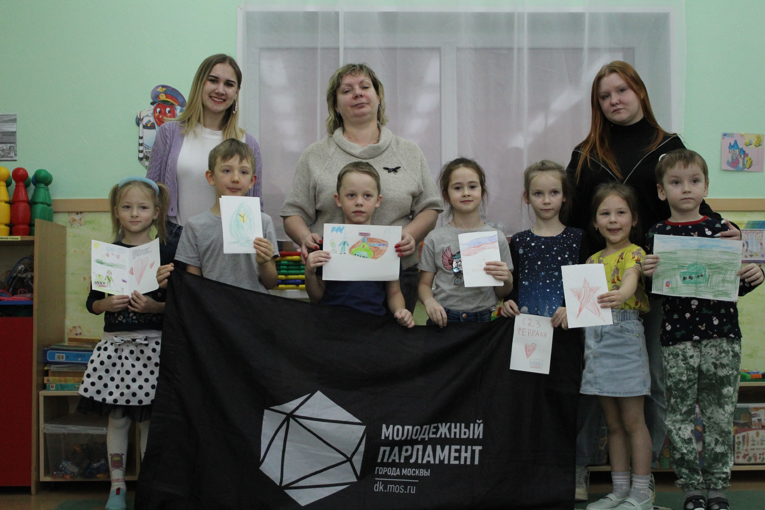 Активисты Молодежной палаты поселения Михайлово-Ярцевское провели акцию «Тепло наших сердец»