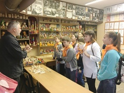 Дети из ЦСО «Троицкий» посетили музей «Дом токаря» в поселении Михайлово-Ярцевское