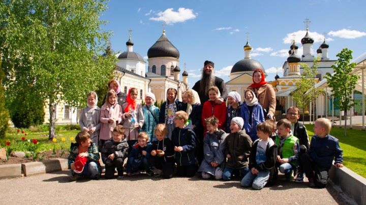 Воспитанники школы-пансионата «Плесково» съездили в Вознесенскую Давидову пустынь