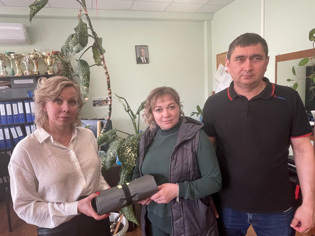 Гуманитарную помощь передали участнику специальной военной операции в поселении Михайлово-Ярцевское  