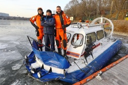 Московские спасатели предупреждают об опасности выхода на неокрепший лёд
