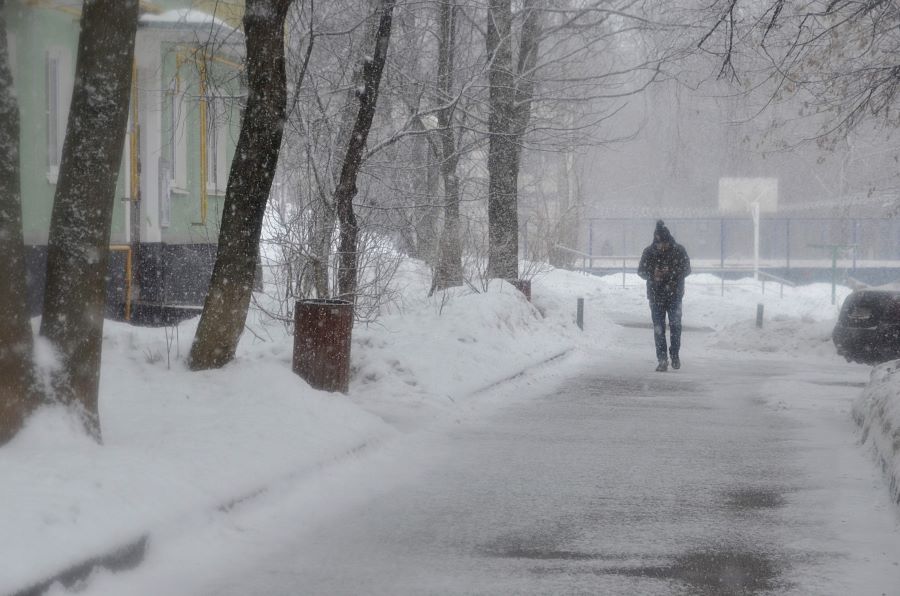 Синоптики предупредили горожан о метели и мокром снеге