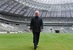 На московском стадионе "Лужники" создали травяной газон с подогревом