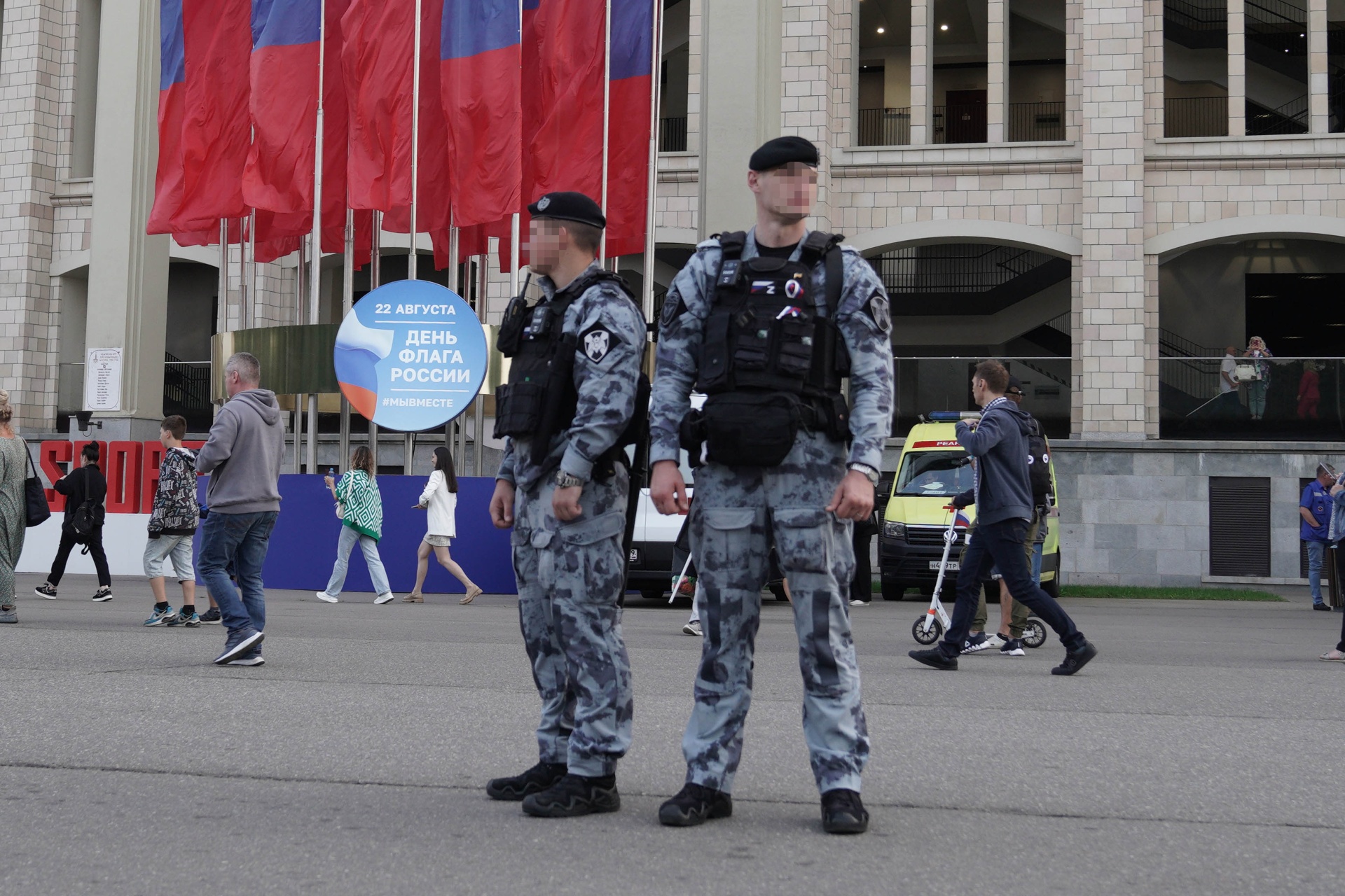 Росгвардия обеспечила безопасность проведения рок-концерта в "Лужниках"