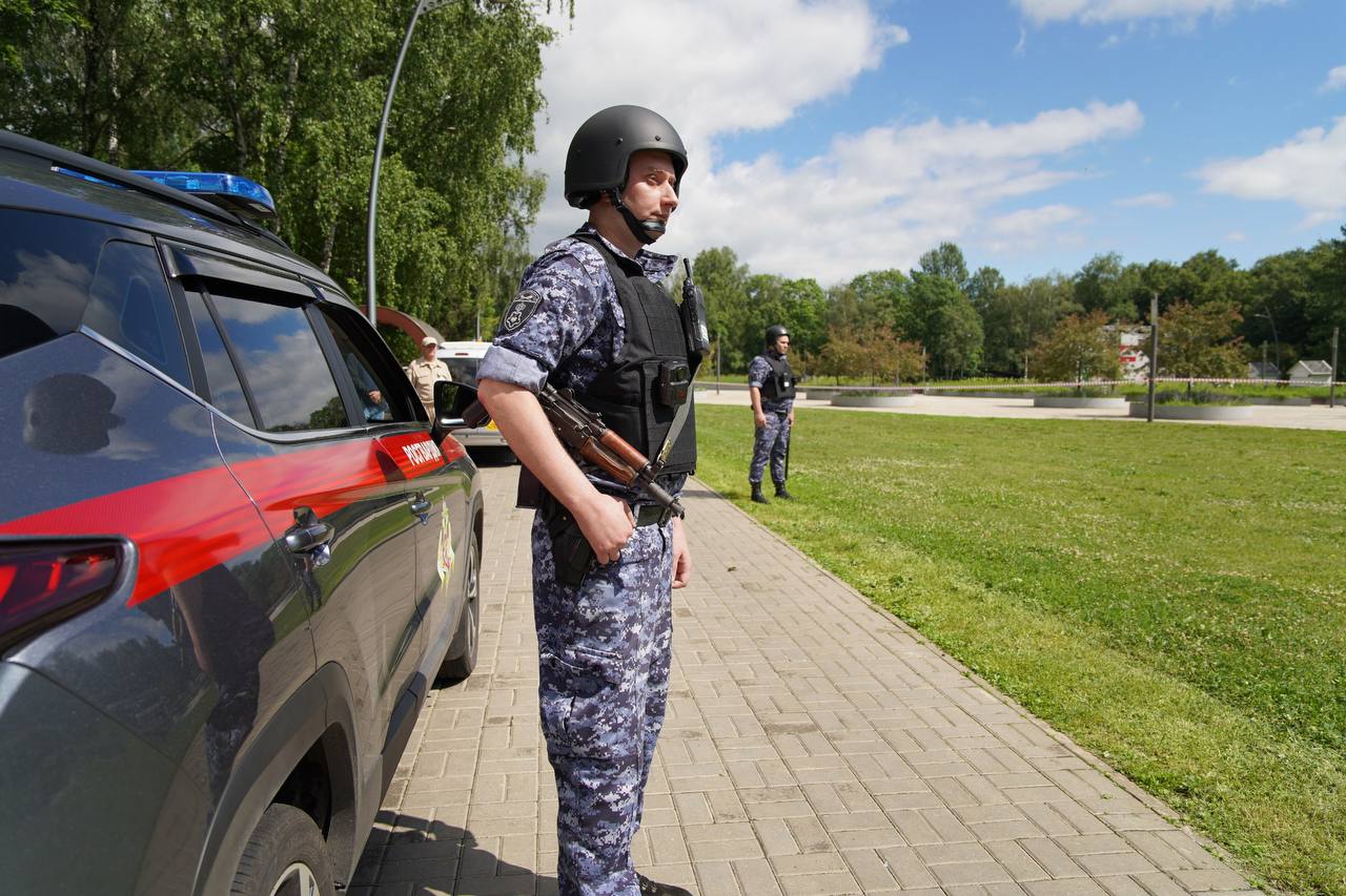 Столичные росгвардейцы приняли участие в учениях по действиям при обнаружении взрывоопасного предмета